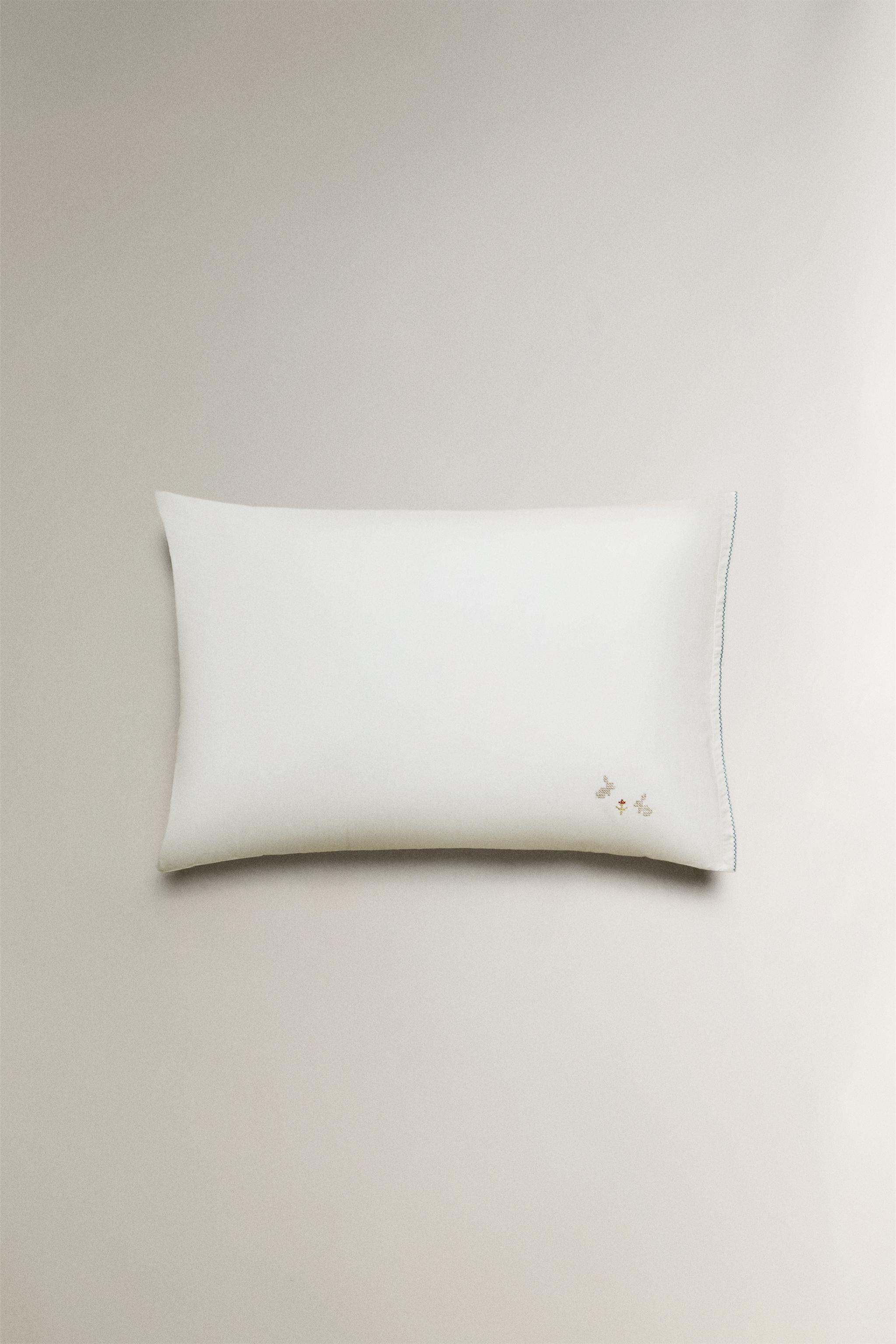 KIDS' RABBIT PILLOWCASE